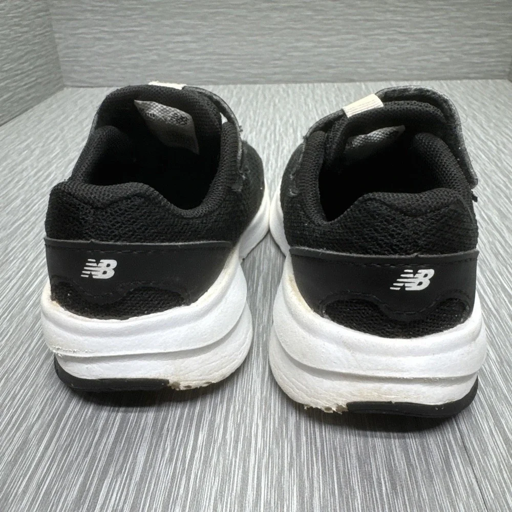 New Balance 578v1 Toddler Sneakers Black‎ White Size 7 Hook Loop Tennis Shoe